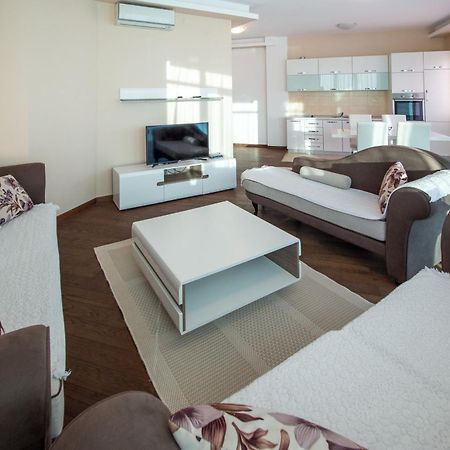 Becici -Lux Apartman ภายนอก รูปภาพ