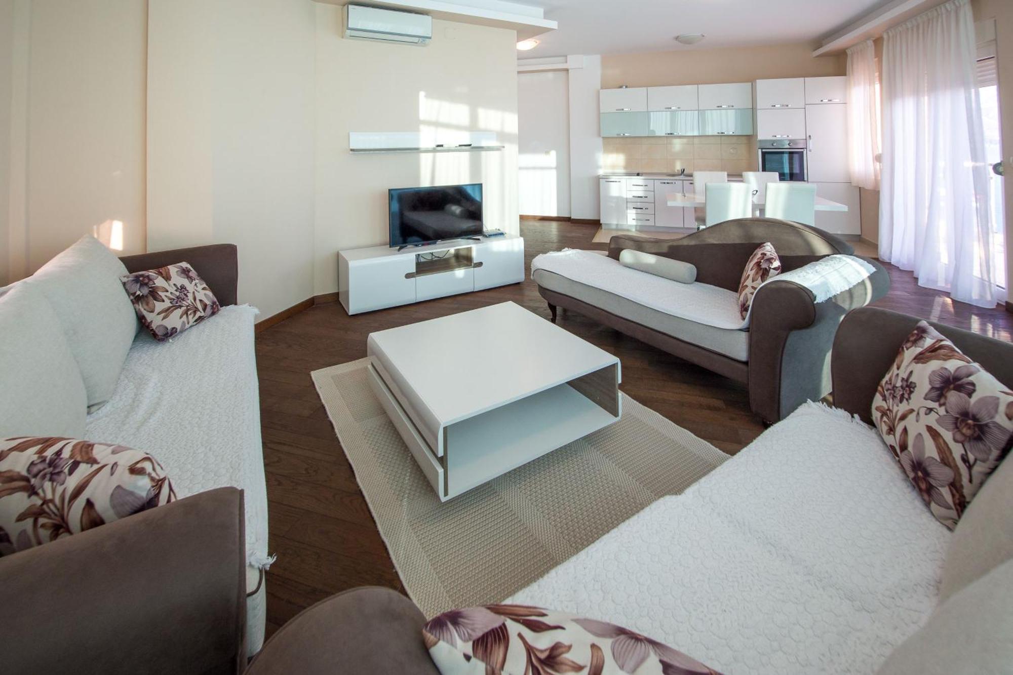 Becici -Lux Apartman ภายนอก รูปภาพ